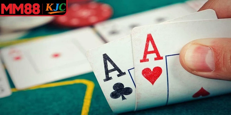 Bluff Poker là gì - là thuật ngữ chỉ một chiến thuật trong poker